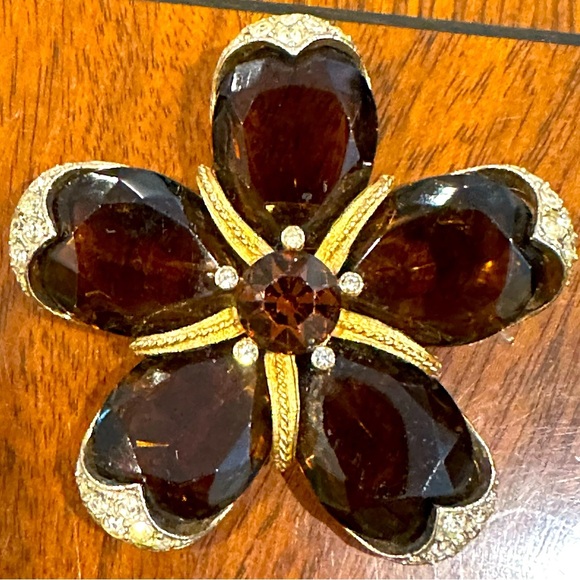Vintage Smokey Quartz Flower Shaped Signed ART@ Gold Brooch w/White Crystals - Picture 1 of 3